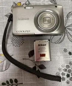週末 値下げほぼほぼ未使用 Nikon デジタルカメラ COOLPIX A100 Amazon | Nikon デジタルカメラ COOLPIX A100 光学5倍 2005万