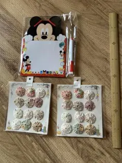 ５点掲載。ミッキー メモ帳セットとアロエふきとりローション、コースター、ふきん