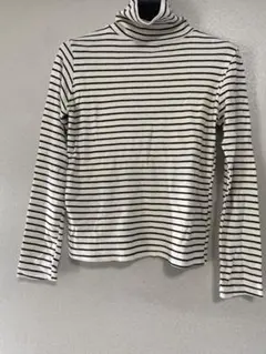 白黒　タートルネック