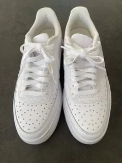 Nike ホワイト スニーカー パーフォレーション 25.5センチ