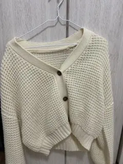 アイボリー ニットカーディガン ボタン付き