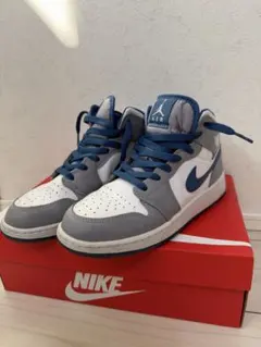 ナイキ GS エアジョーダン1 ミッド 