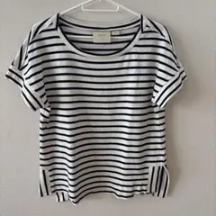 お買得　お試しにどうぞ。Anthropologie 半袖 ボーダー Tシャツのサムネイル