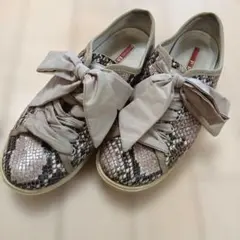 PRADA パイソン柄 リボン スニーカーのサムネイル