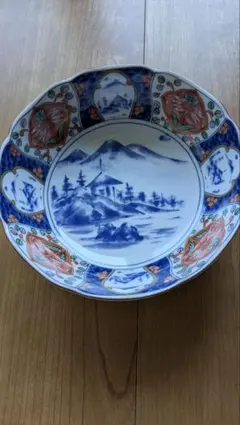 高級 レア 有田焼 青い山水画 波型皿 大皿 取り皿 染付 青白い風景画 工芸品 高級 レア 有田焼 青い山水画 波型皿 大皿 取り皿 染付 青白い風景画