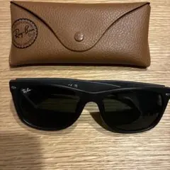 Ray-Ban マットブラックサングラス