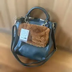 【新品】2WAYバッグ ファーポーチ付き ショルダーバッグ トートバッグのサムネイル