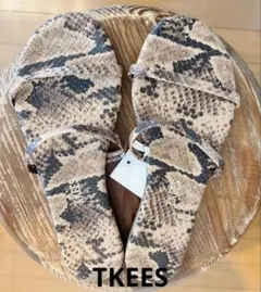 【新品未使用】TKEES GEMMA EXOTIC　アニマル柄サンダルのサムネイル