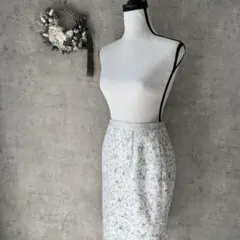 【ジャスグリッティー】白 花柄レース　タイトスカート　綺麗め　大人　S ゴム