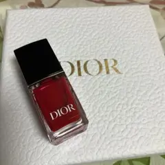 み*ん様 新品 Dior ネイルカラー ディオールヴェルニ　ルージュ　999