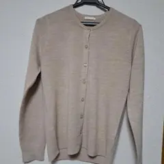 ベージュ 長袖 カーディガン ボタン付き