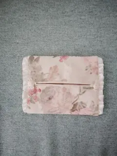 花柄フリル付きティッシュケース　ロマンチック・シックなバラ柄