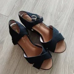 Oriental Pacific 黒 クロスストラップ サンダル Sサイズ