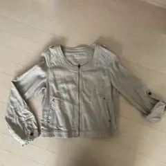 ベージュジップアップジャケット