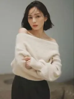 オフショルダー ニット