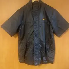 Nike ショートスリーブジャケット 黒　シャカシャカ　半袖