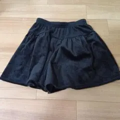 西松屋　黒キュロットスカート 130cm