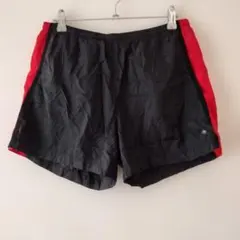 ✨１点限り✨THE NORTH FACE ブラック/レッド ショートパンツ【M】