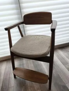 【ACTUSで購入使用期間少なめです】木製アームチェア 布張り座面　ウォルナット