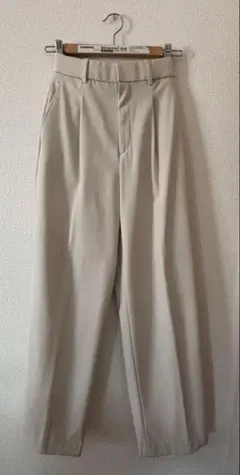 ユニクロ ワイドタックパンツ オフホワイト ベージュ XS 股下73cm
