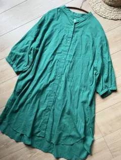 差し色　グリーン　ブラウス　チュニック　みどり　薄手　きれい　ナチュラル