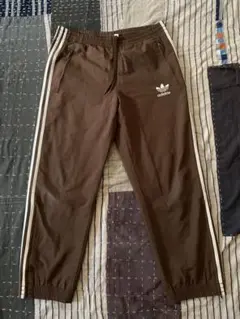 90s adidas vtg ナイロンパンツ ブラウン 茶色 ジャージ 万国旗