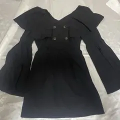 黒いフレアスリーブミニワンピース