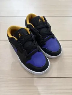 JORDAN キッズ スニーカー