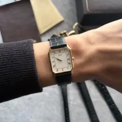 80s VINTAGE SEIKO タンク 雪肌ローマン文字盤 1989年製 - メルカリ