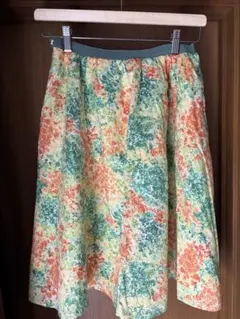 アナトリエ 花柄フレアスカート ひざ丈