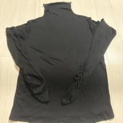 【コムサ】ブラックタートルネック長袖
