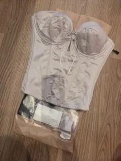 レースアップビスチェ F70 MG-ベージュ(値下げ可能)