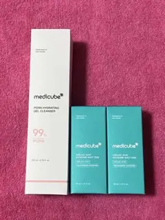 ☆medicube新品☆ 美容液・PDRNピンクジェルクレンジング☆のサムネイル