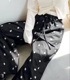 kastane フラワーステッチワイドパンツのサムネイル