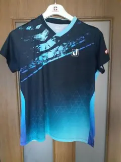 卓球用ユニフォーム 黒・青・水色 グラデーション