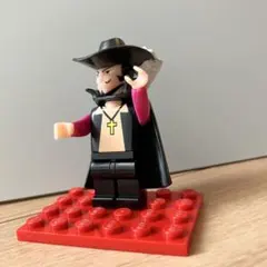 ワンピース ミホーク ミニフィギュア【LEGO赤いプレートおまけつき】のサムネイル