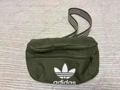 adidas ボディバッグ オリーブ トレフォイル