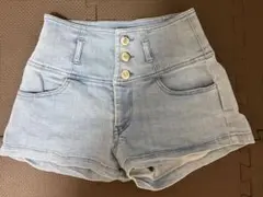 ByeBye ハイウエスト デニムショートパンツ ライトブルーのサムネイル