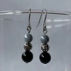 ブラックとブルーのチェコビーズピアス [1691]