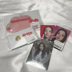 2025年最新】twice チェヨン グッズの人気アイテム - メルカリ