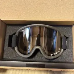 新品 REVOLT SUPER LIGHT FRAME ゴーグル 調光