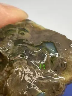 【国産鉱物標本】福島県宝坂産・貴蛋白石 見たことないくらい綺麗な緑遊色です！