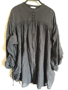 Samansa Mos2 ダークグレー ボタン付きシャツ