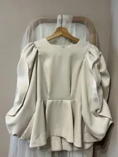 a*a様 LANVIN en Bleu ウールカルゼフリルブラウスのサムネイル