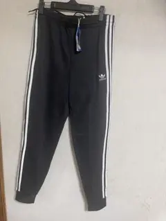 【未使用】adidas 3本ライン 黒ジャージパンツ XL
