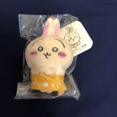 ちいかわ　もぐもぐ本舗　店員さんなマスコット　うさぎ