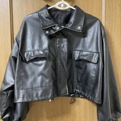 ブラック クロップドジャケット
