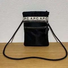 A.P.C. ブラック サコッシュ