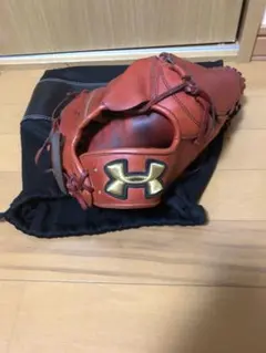 山崎康晃サイン入りUnder Armour グローブ 黒金 少年用 - メルカリ