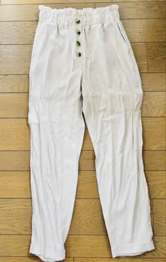 ZARA ベージュ カジュアルパンツ
